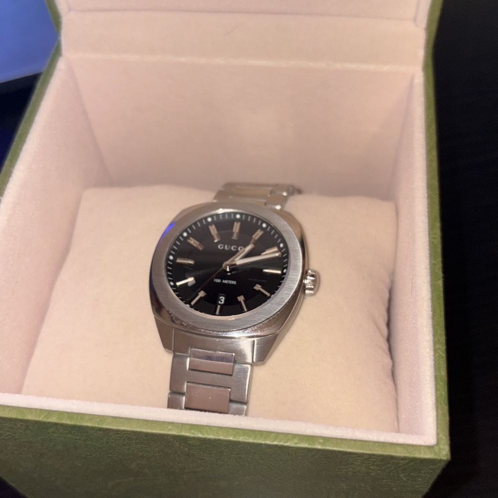 Gucci - Picture 2 of 5